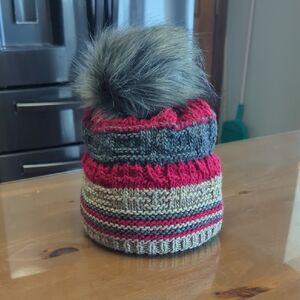 Stylish Gray and Red Knit Pom-Pom Hat NWT